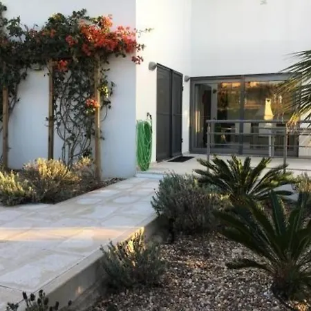 בית נופש Villa Salvatore לוריניה